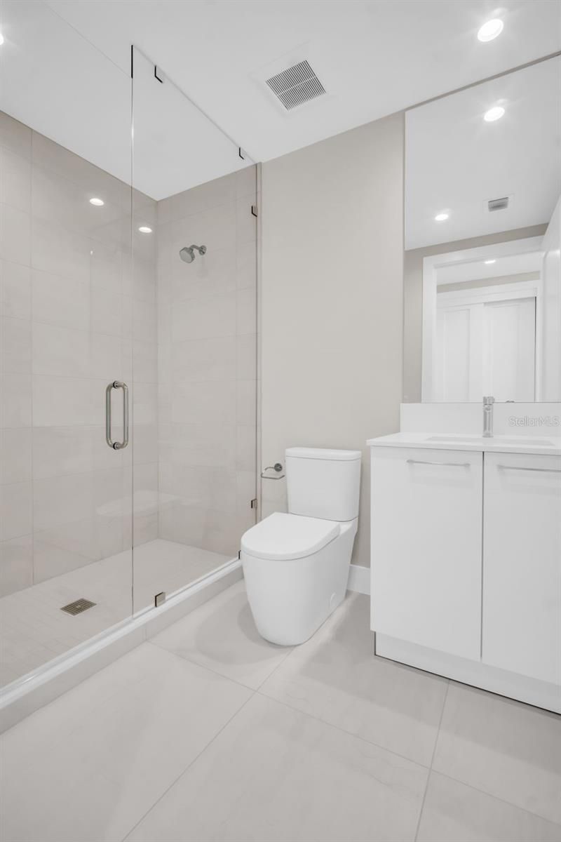 275 1st Avenue S, Unit 2001, Saint Petersburg, FL 33701 Photo