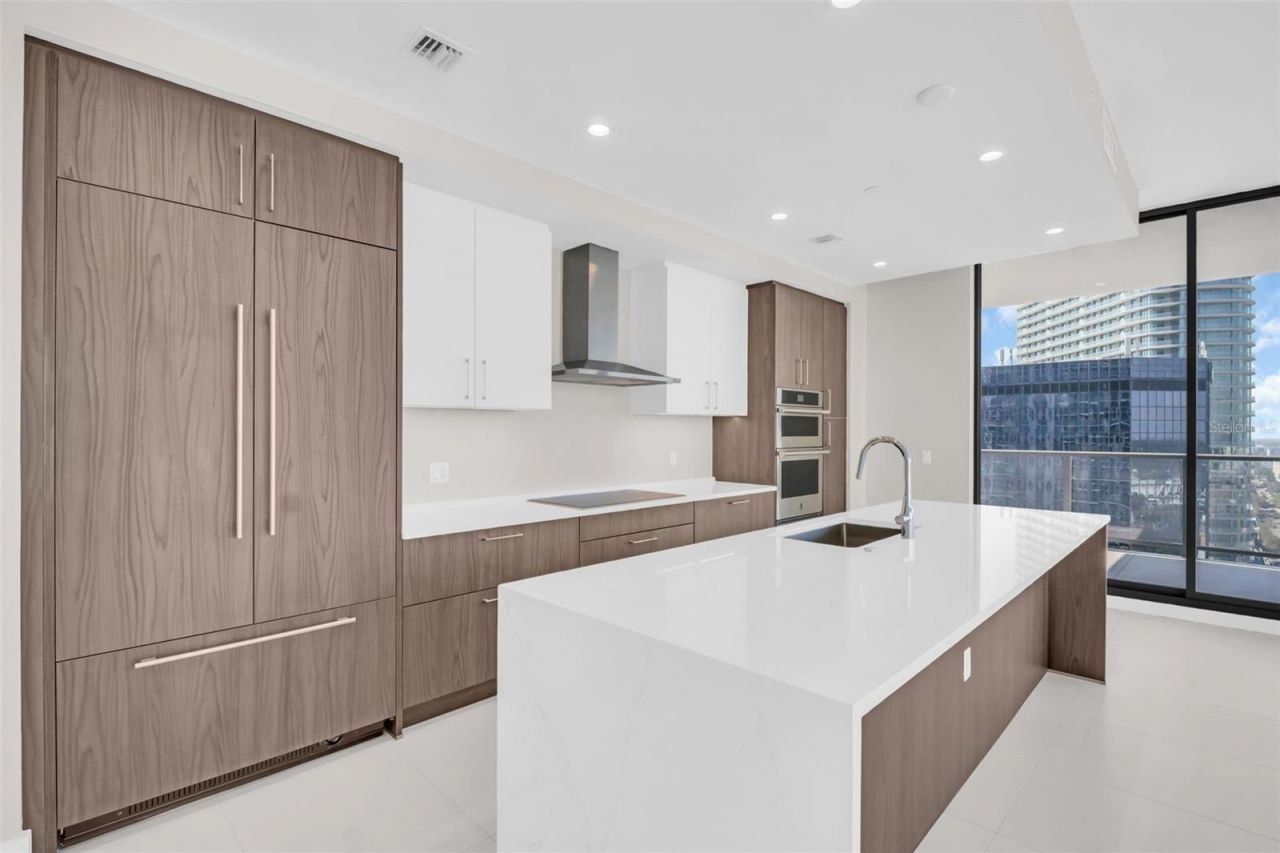 275 1st Avenue S, Unit 2001, Saint Petersburg, FL 33701 Photo