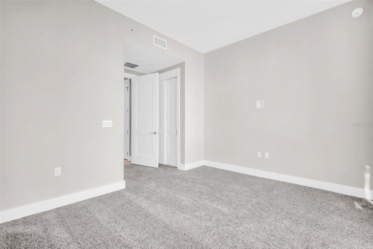 275 1st Avenue S, Unit 2001, Saint Petersburg, FL 33701 Photo