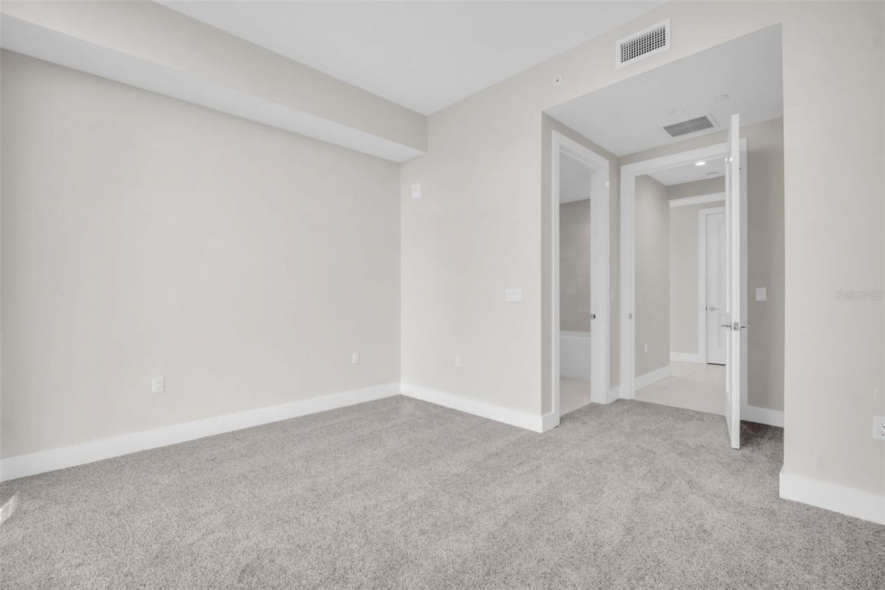 275 1st Avenue S, Unit 2001, Saint Petersburg, FL 33701 Photo