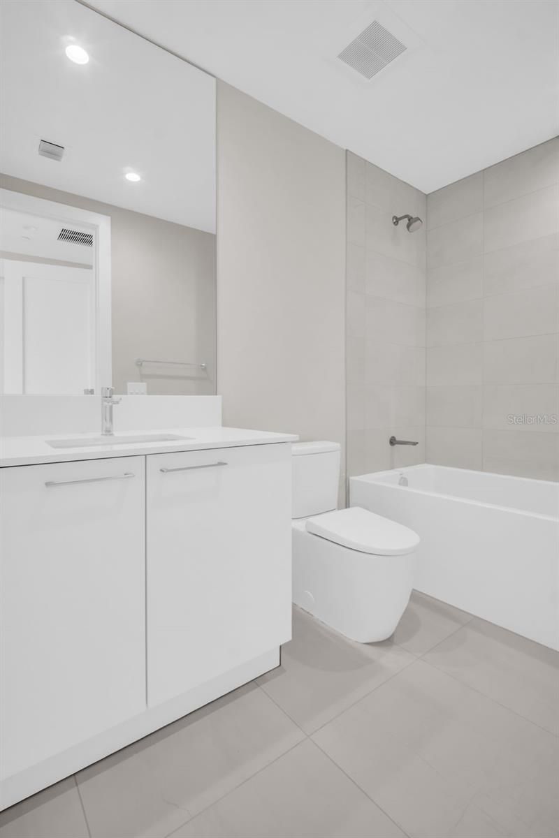 275 1st Avenue S, Unit 2001, Saint Petersburg, FL 33701 Photo