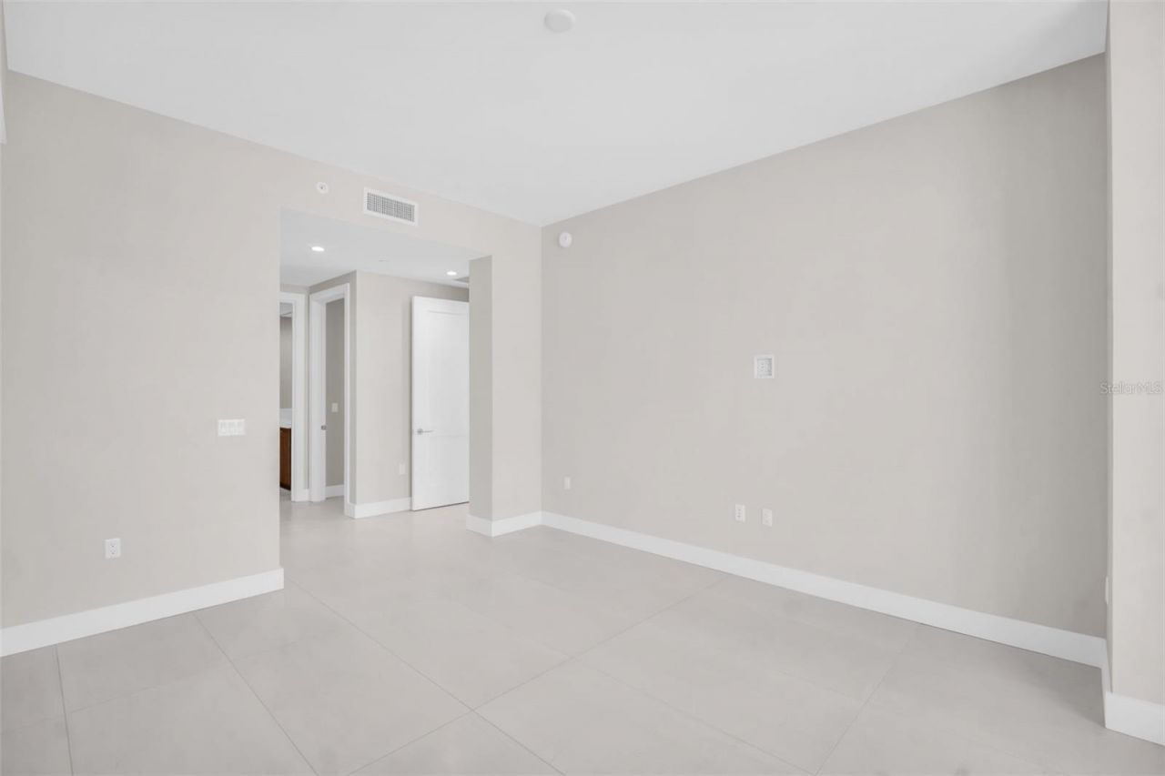 275 1st Avenue S, Unit 2001, Saint Petersburg, FL 33701 Photo