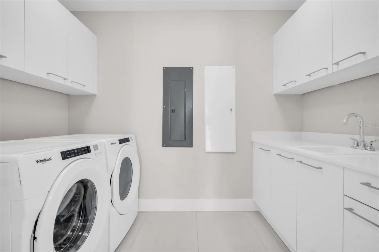 275 1st Avenue S, Unit 2001, Saint Petersburg, FL 33701 Photo