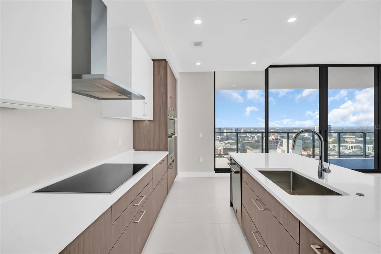 275 1st Avenue S, Unit 2001, Saint Petersburg, FL 33701 Photo