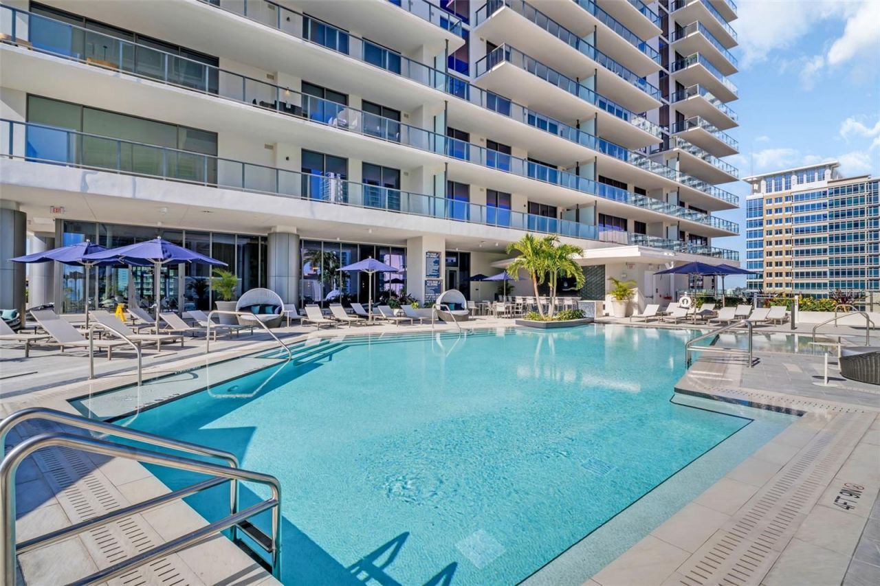 275 1st Avenue S, Unit 2001, Saint Petersburg, FL 33701 Photo