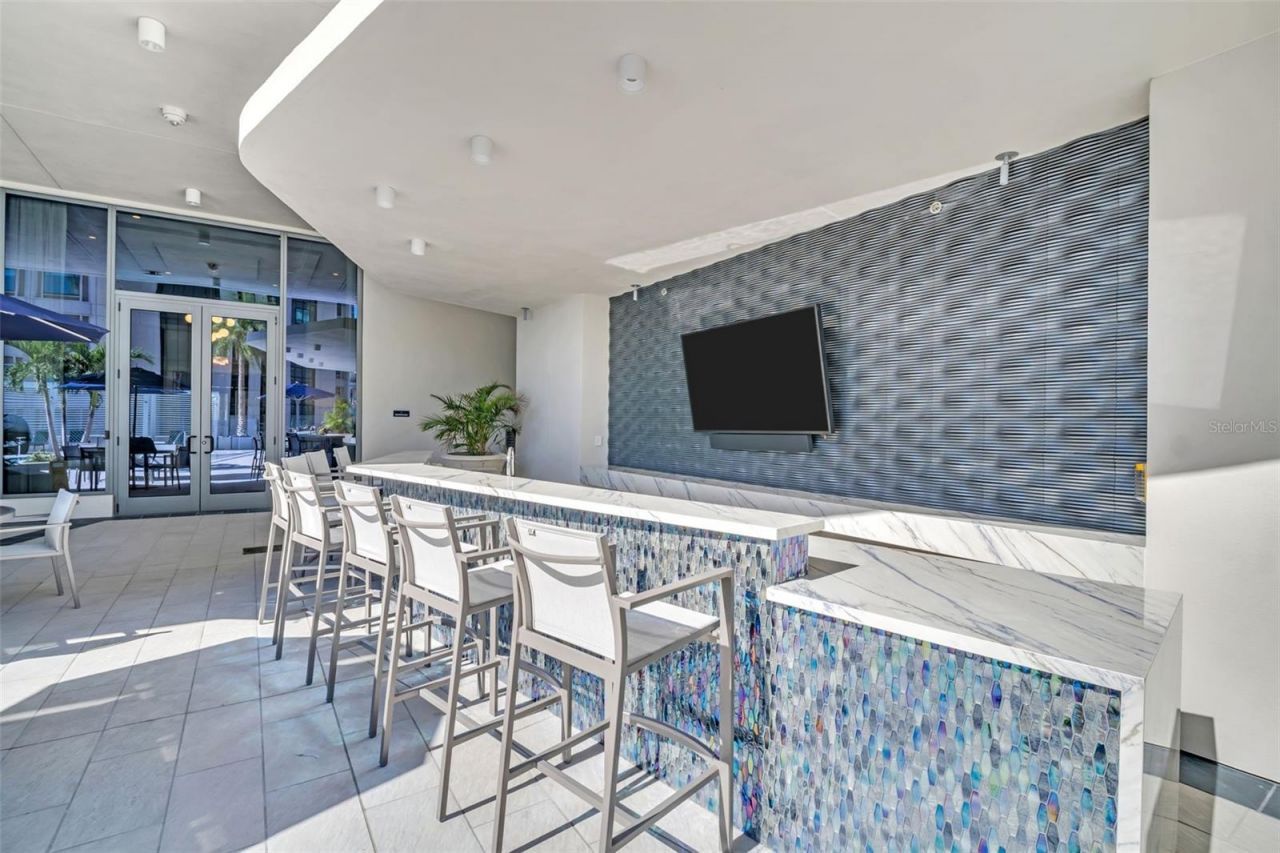 275 1st Avenue S, Unit 2001, Saint Petersburg, FL 33701 Photo