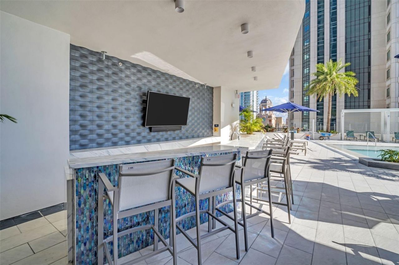 275 1st Avenue S, Unit 2001, Saint Petersburg, FL 33701 Photo