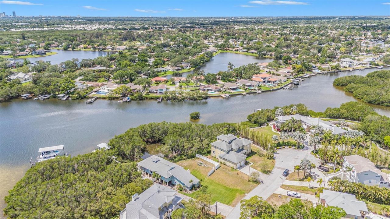 734 Weedon Drive Ne, Saint Petersburg, FL 33702 Photo