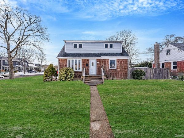 526 Albert Street, East Meadow, NY 11554