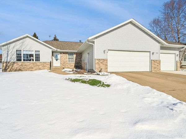 1300 Shepherd Avenue, Waverly, IA 50677