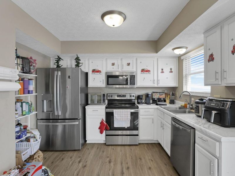 2700 Raphael Drive, Columbus, OH 43232 Photo 17