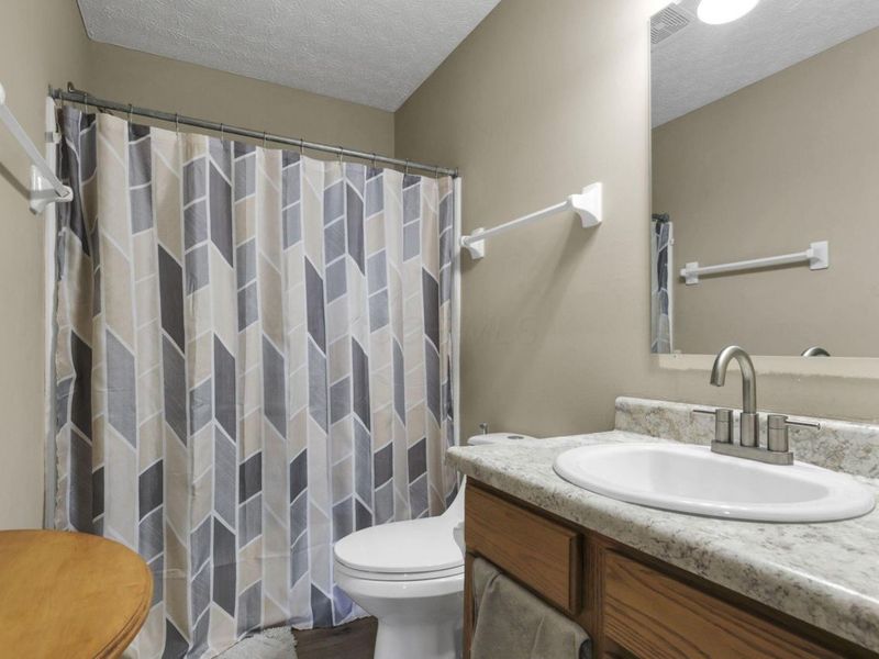 2700 Raphael Drive, Columbus, OH 43232 Photo 23