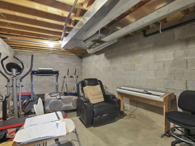 2700 Raphael Drive, Columbus, OH 43232 Photo 30
