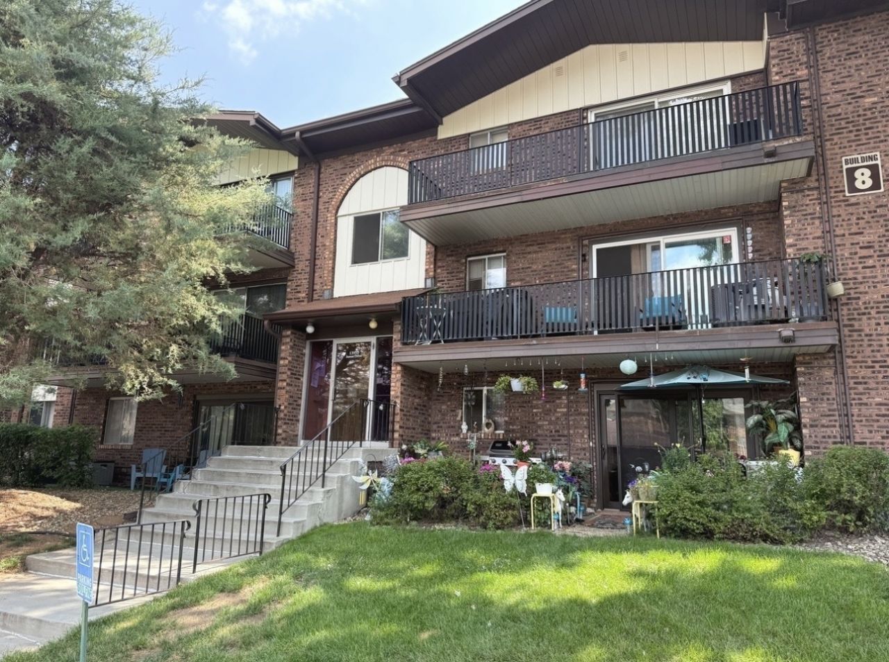 13933 James Drive, Unit 822, Crestwood, IL 60418 Main Photo