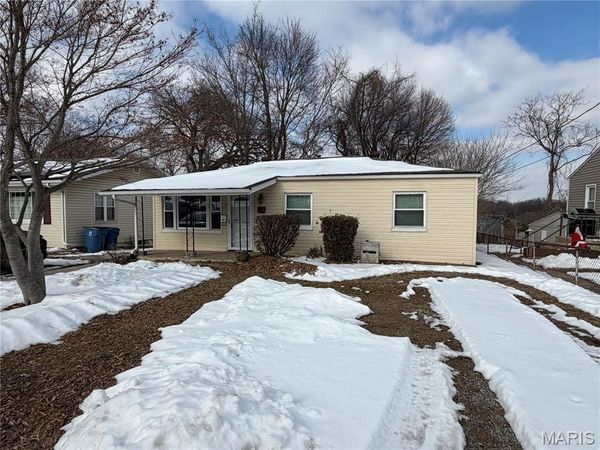 1033 Villa Ridge Road, Collinsville, IL 62234