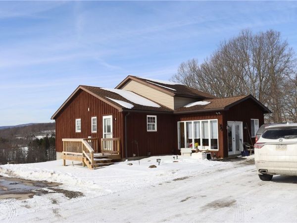 4453 N Route 711, New Florence, PA 15944