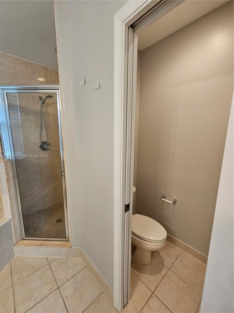 1033 NE 17th Way , Unit 406, Fort Lauderdale, FL 33304 Photo