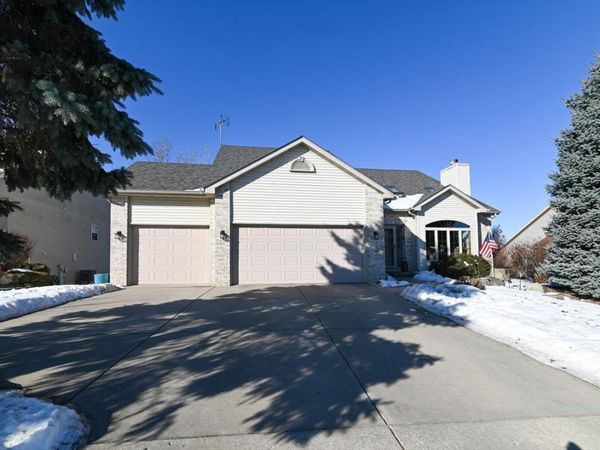 374 N Heatherstone Drive, Sun Prairie, WI 53590