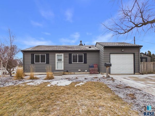 3200 E 17th St, Sioux Falls, SD 57103