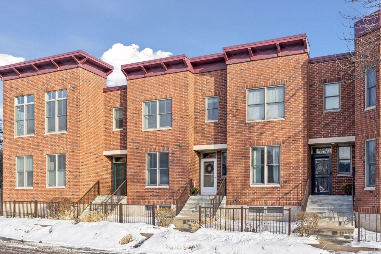 582 Payne Avenue, Saint Paul, MN 55130 Main Photo