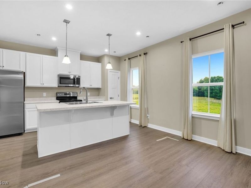 316 E Reno Drive, Louisville, OH 44641 Photo 10