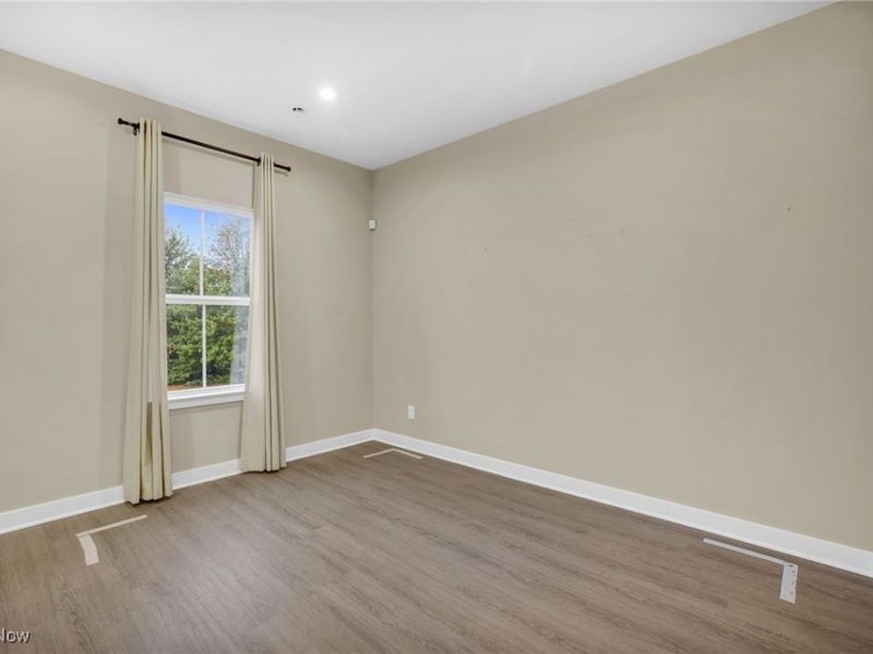 316 E Reno Drive, Louisville, OH 44641 Photo 11