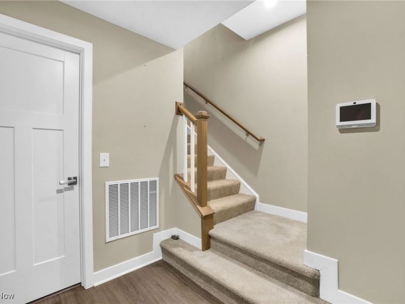 316 E Reno Drive, Louisville, OH 44641 Photo 24