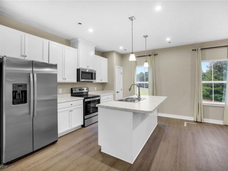 316 E Reno Drive, Louisville, OH 44641 Photo 5