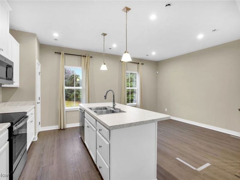 316 E Reno Drive, Louisville, OH 44641 Photo 8