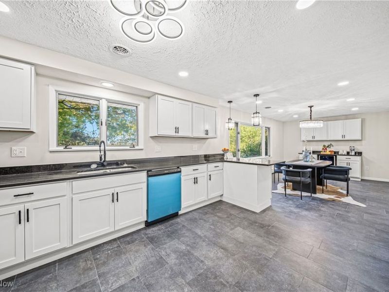 30529 Ridge Road, Wickliffe, OH 44092 Photo 13