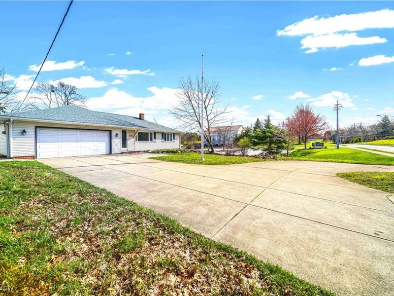 30529 Ridge Road, Wickliffe, OH 44092 Photo 3