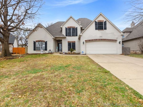2412 W Vicksburg Street, Broken Arrow, OK 74011