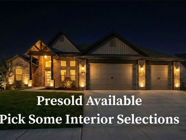 1400 Greyback Lane, Centerton, AR 72719