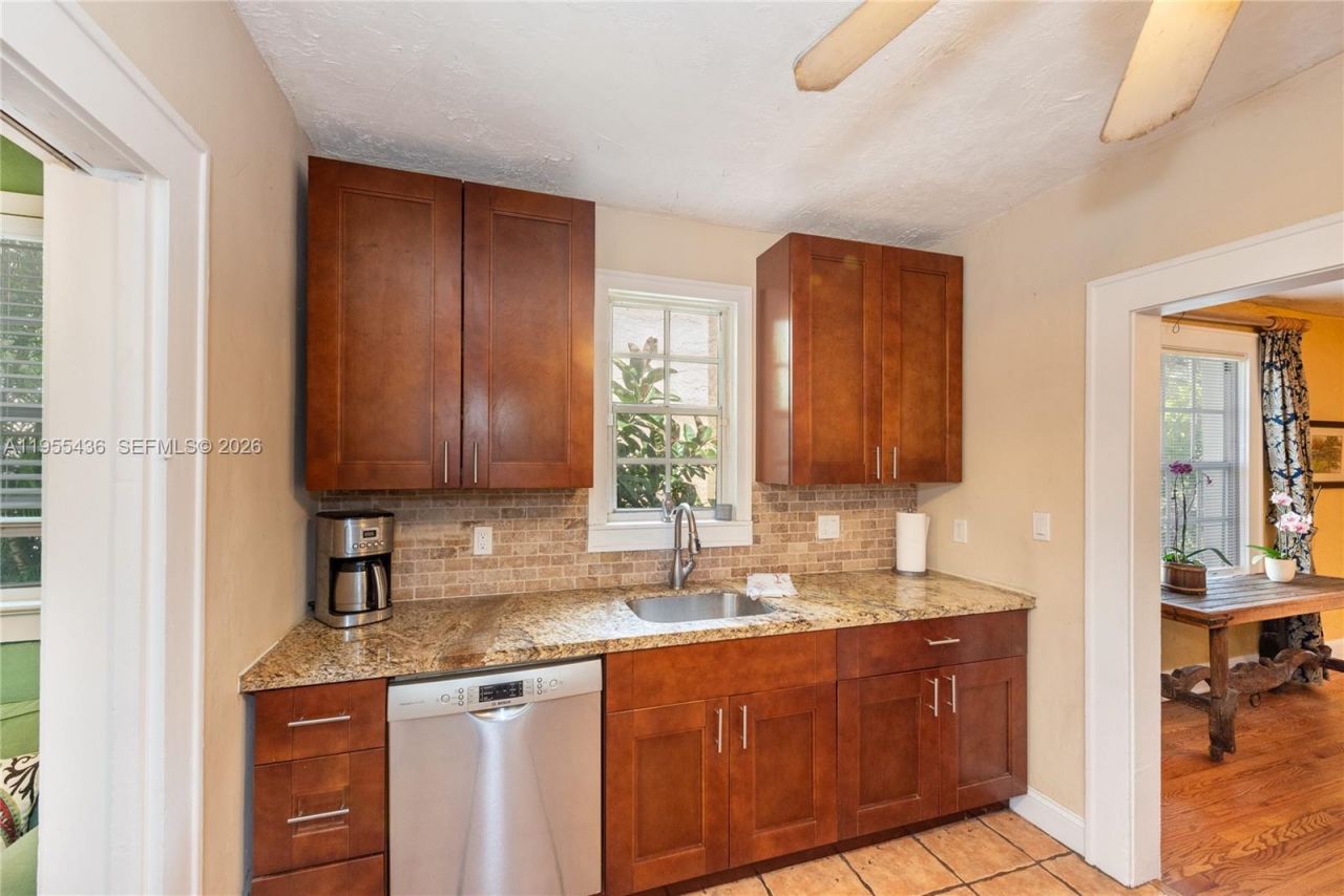 1256 Algeria Ave, Coral Gables, FL 33134 Photo