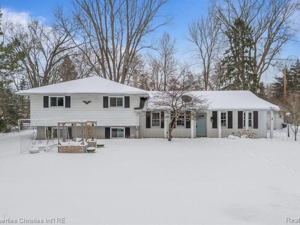 7145 Henry Drive, West Bloomfield Twp, MI 48324