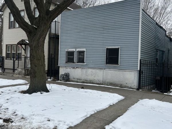 8752 S Exchange Avenue, Chicago, IL 60617