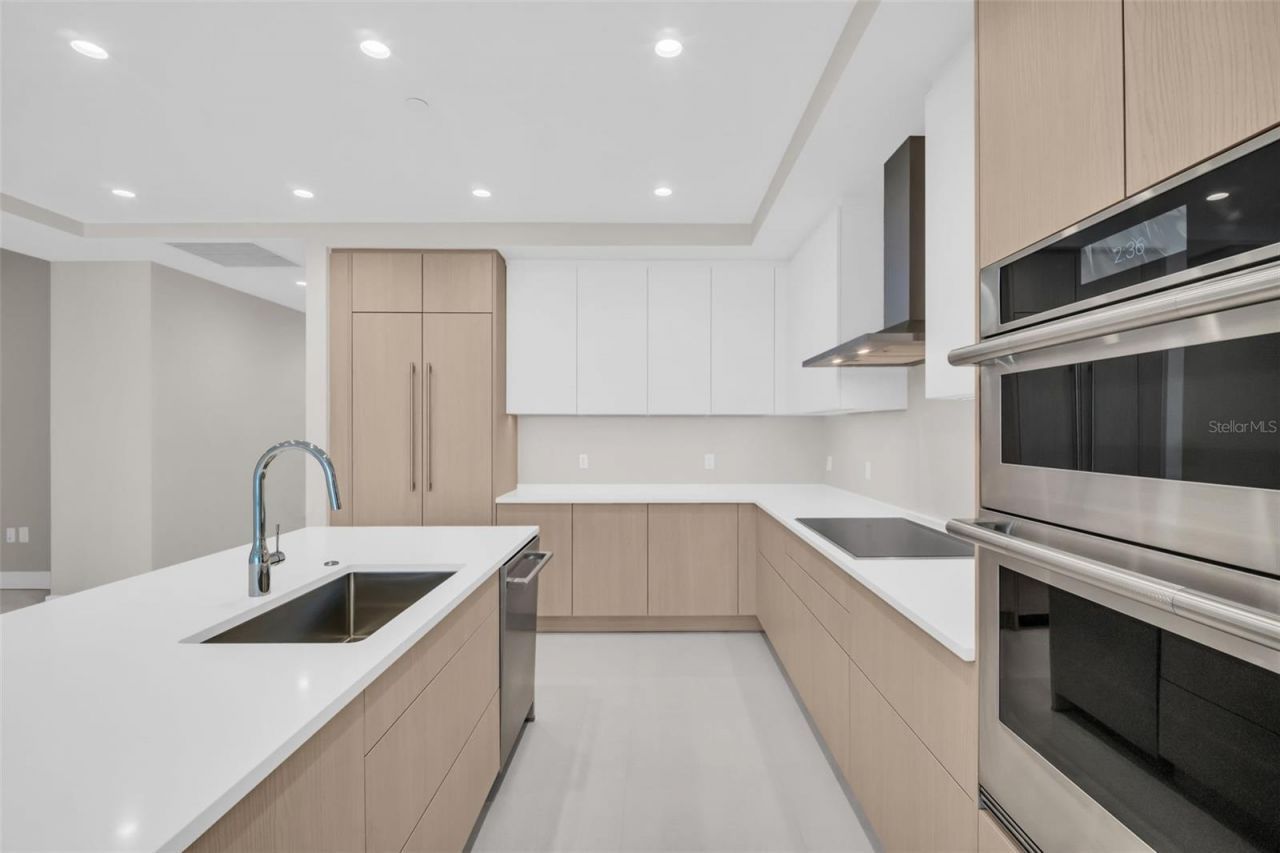 275 1st Avenue S, Unit 3703, Saint Petersburg, FL 33701 Photo