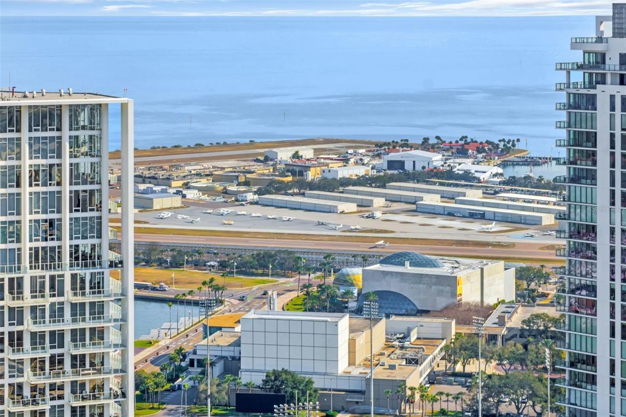 275 1st Avenue S, Unit 3703, Saint Petersburg, FL 33701 Photo