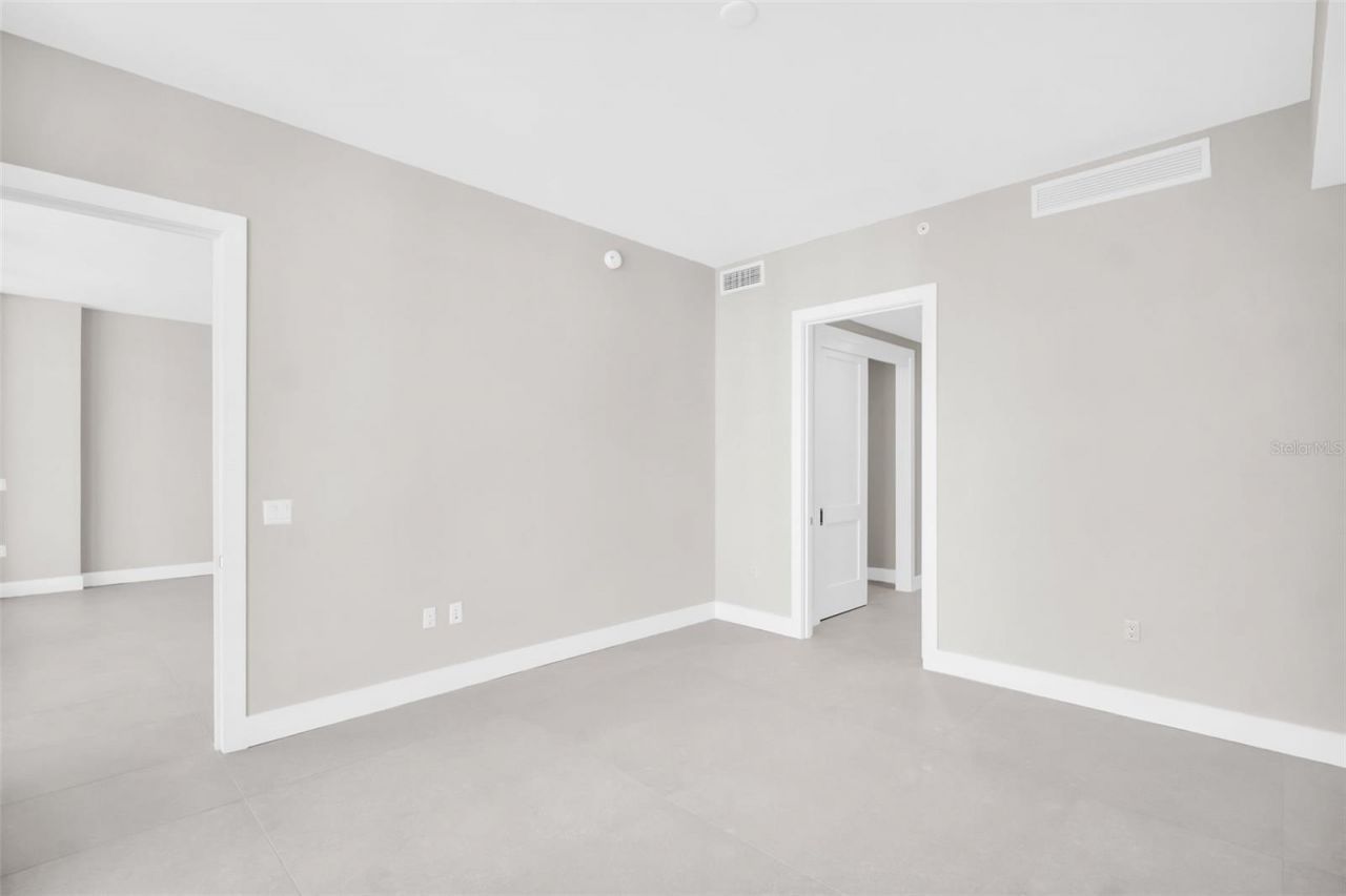 275 1st Avenue S, Unit 3703, Saint Petersburg, FL 33701 Photo