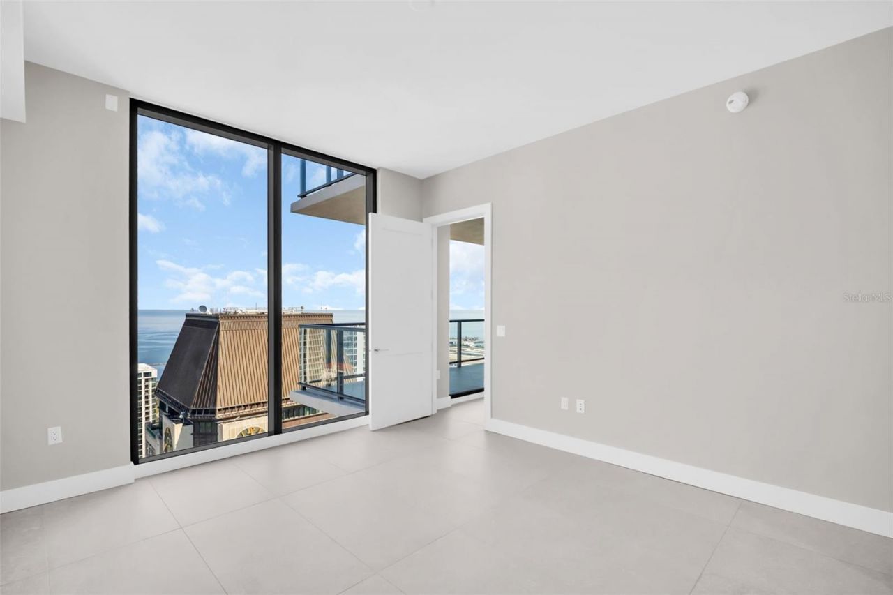 275 1st Avenue S, Unit 3703, Saint Petersburg, FL 33701 Photo