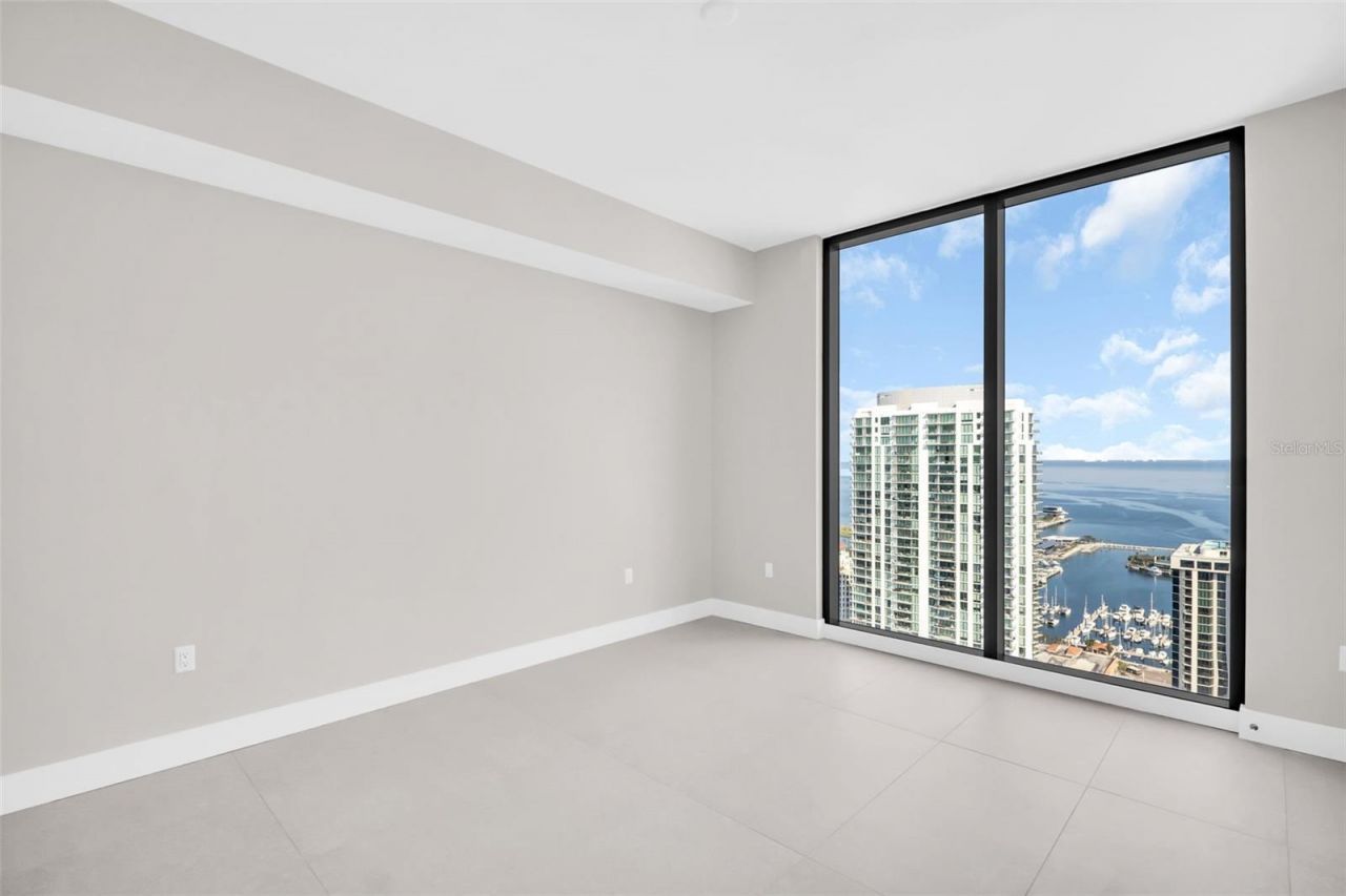 275 1st Avenue S, Unit 3703, Saint Petersburg, FL 33701 Photo