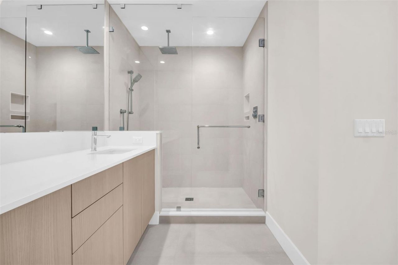 275 1st Avenue S, Unit 3703, Saint Petersburg, FL 33701 Photo