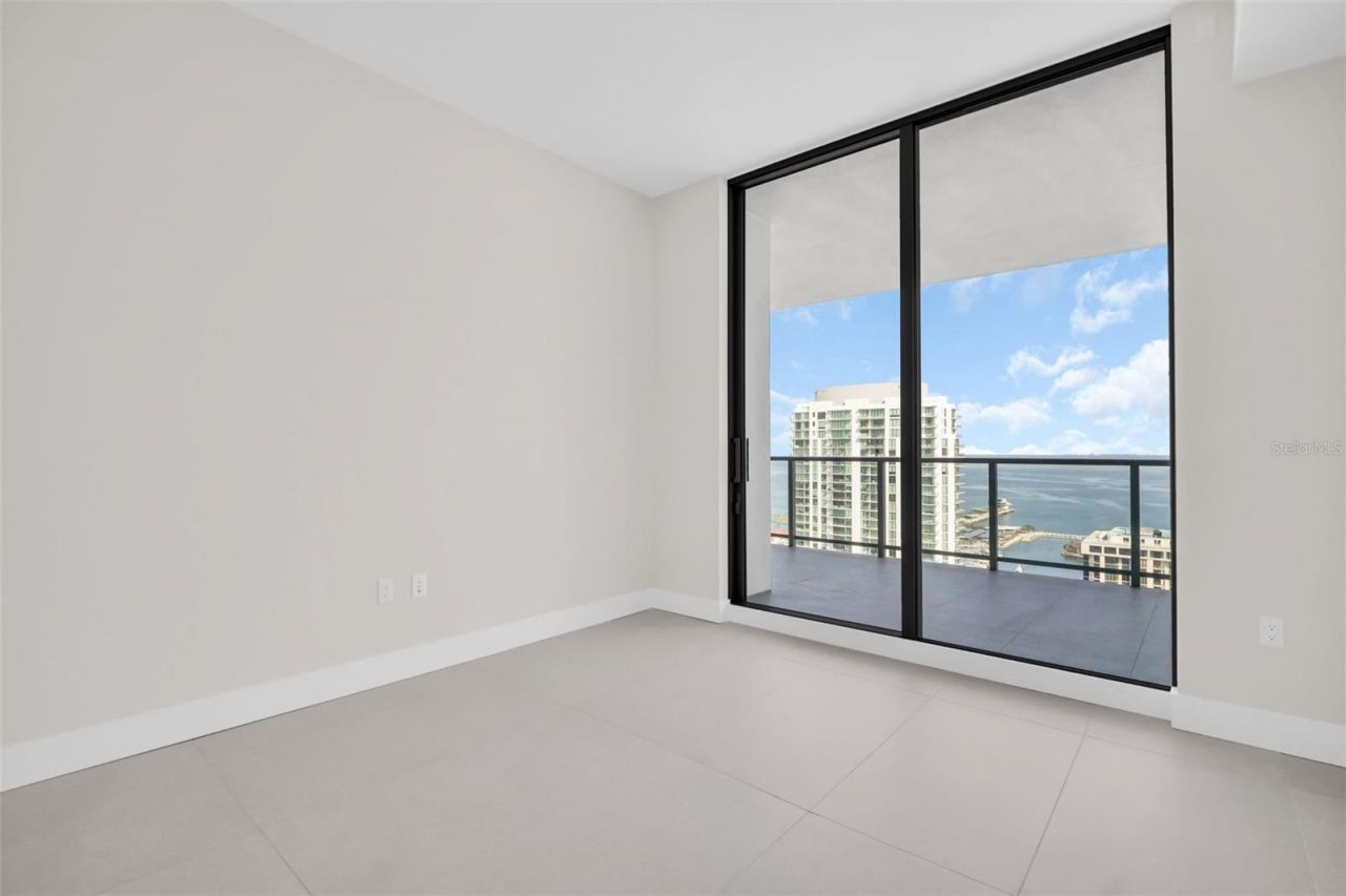 275 1st Avenue S, Unit 3703, Saint Petersburg, FL 33701 Photo