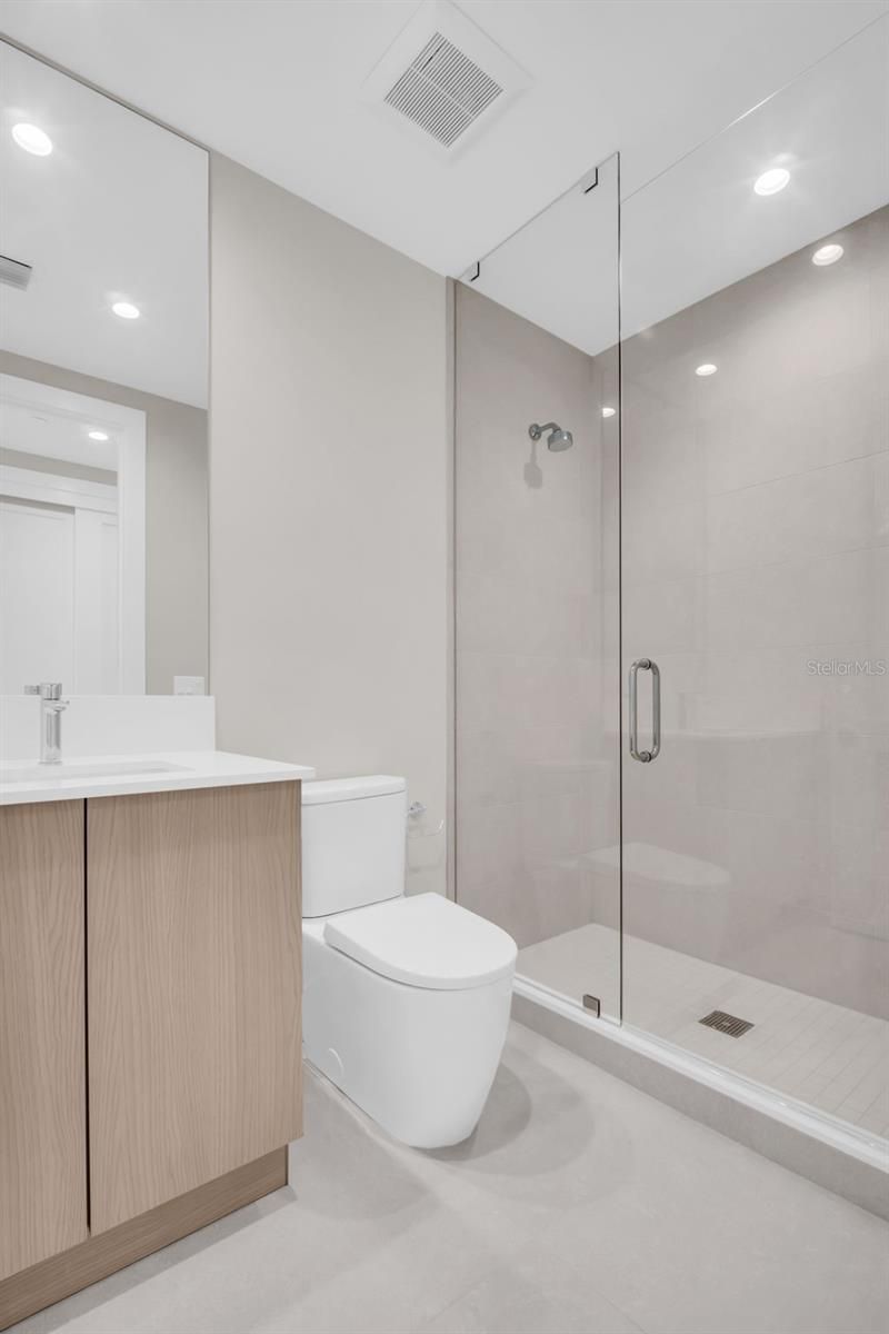 275 1st Avenue S, Unit 3703, Saint Petersburg, FL 33701 Photo