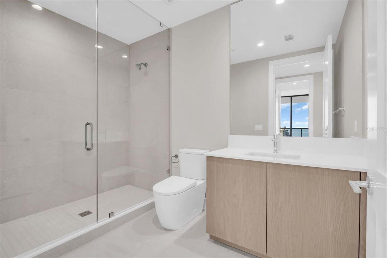 275 1st Avenue S, Unit 3703, Saint Petersburg, FL 33701 Photo