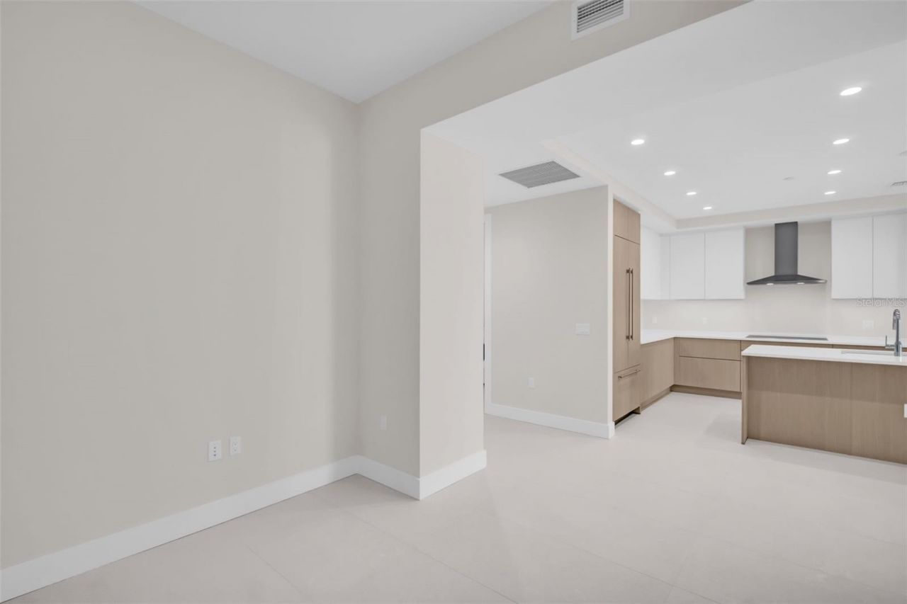 275 1st Avenue S, Unit 3703, Saint Petersburg, FL 33701 Photo