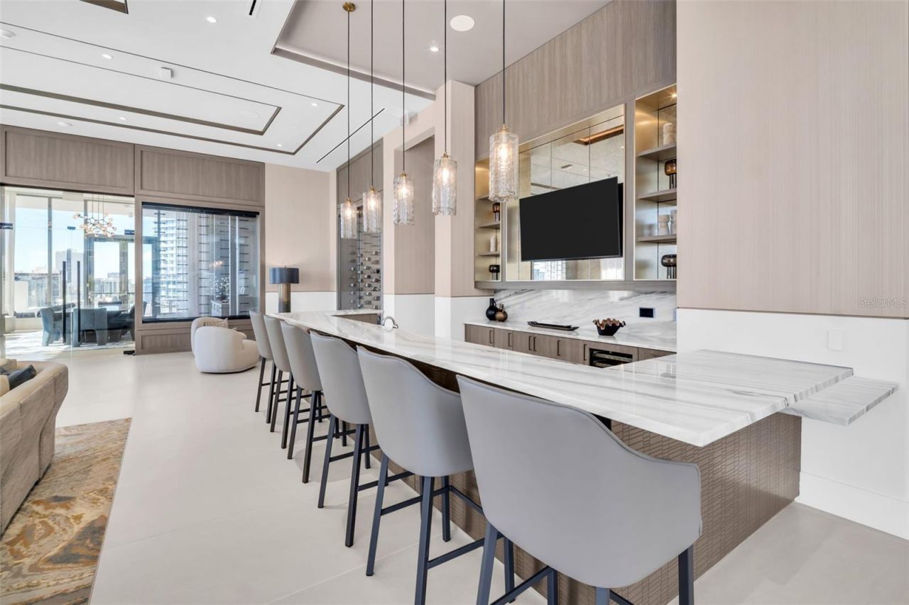 275 1st Avenue S, Unit 3703, Saint Petersburg, FL 33701 Photo