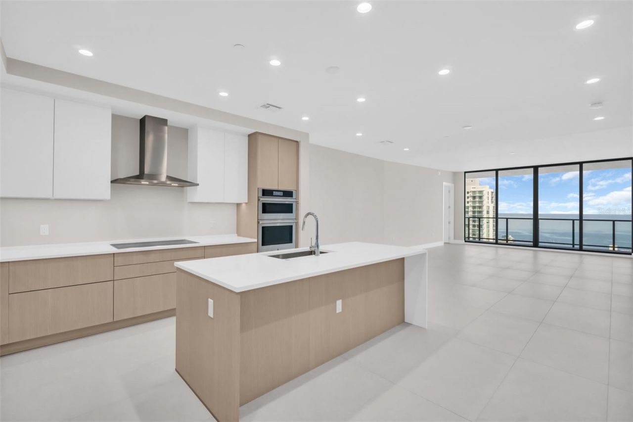 275 1st Avenue S, Unit 3703, Saint Petersburg, FL 33701 Photo