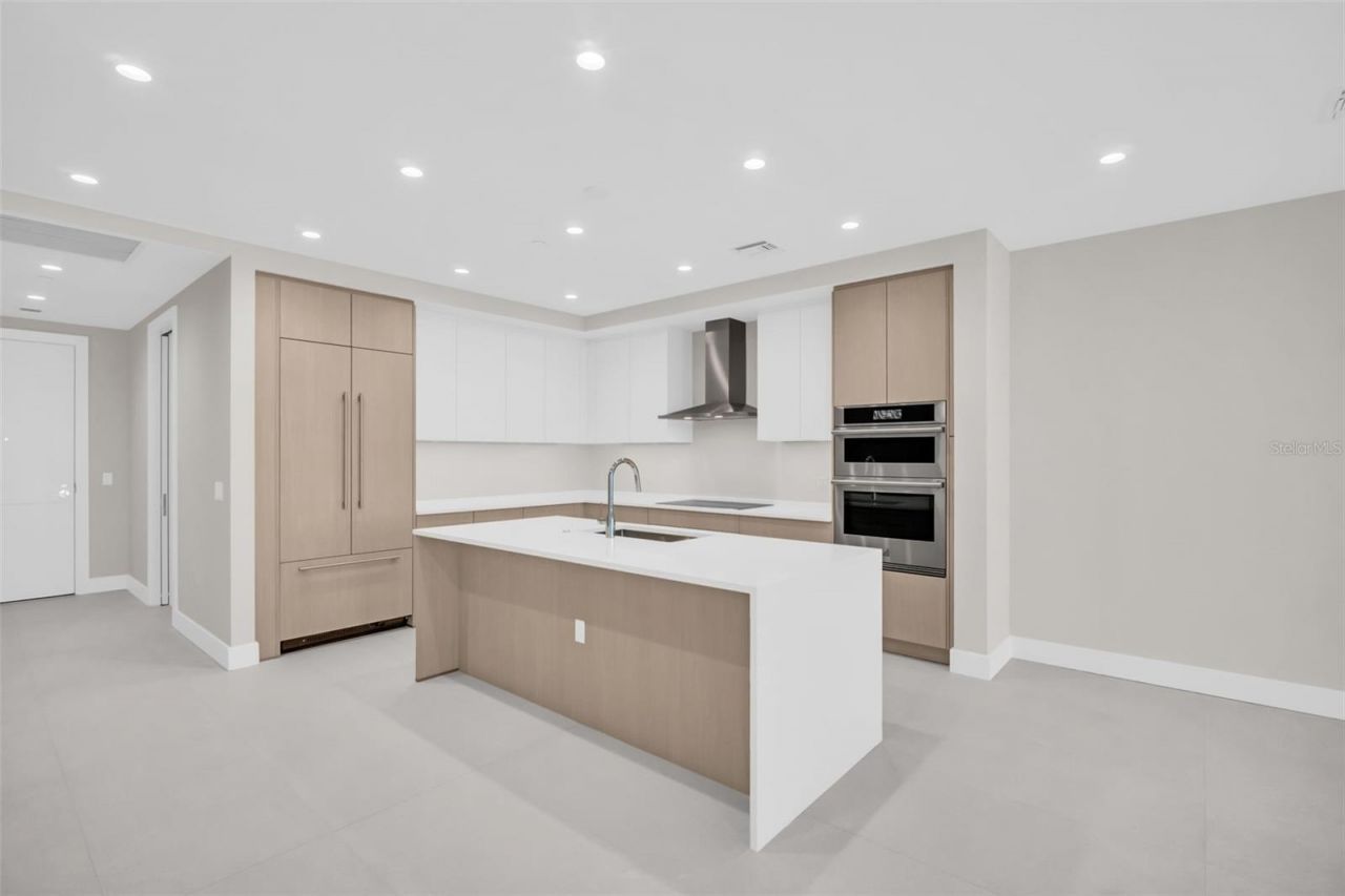 275 1st Avenue S, Unit 3703, Saint Petersburg, FL 33701 Photo