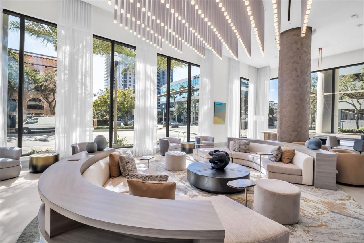 275 1st Avenue S, Unit 3703, Saint Petersburg, FL 33701 Photo